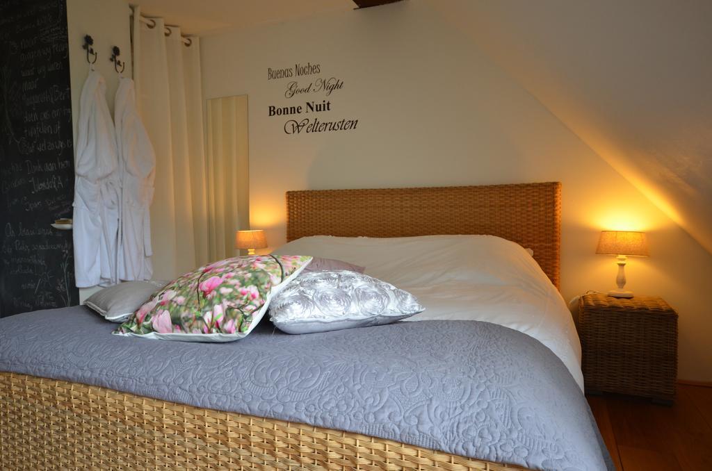 Bloemenhoeve Bed & Breakfast Birdaard Ruang foto